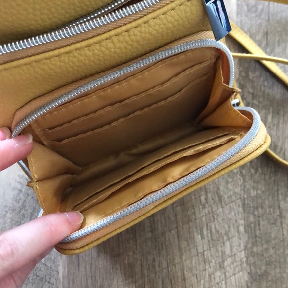Yellow crossbody - Picture 2 of 6